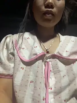 Snapshot of Ngoc-bbi chatting on 06-21-26, 02:12 Ngoc-bbi online show from 06-21-26, 02:12