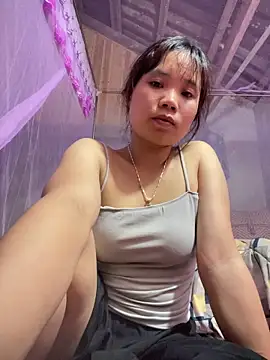 Snapshot of Ngoc-bbi chatting on 04-22-26, 12:12 Ngoc-bbi online show from 04-22-26, 12:12