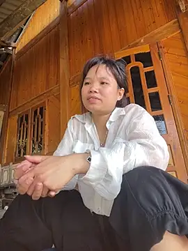 Snapshot of Ngoc-bbi chatting on 05-05-26, 10:51 Ngoc-bbi online show from 05-05-26, 10:51