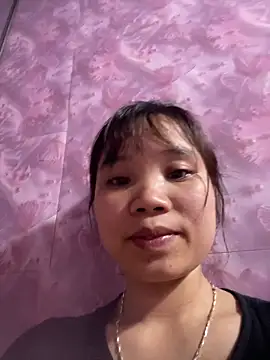 Snapshot of Ngoc-bbi chatting on 04-20-26, 01:45 Ngoc-bbi online show from 04-20-26, 01:45