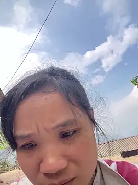 Ngoc-bbi online show from 12-22-25, 05:51