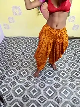 Snapshot of Cute-Rashmii chatting on 10-28-25, 09:30 Cute-Rashmii online show from 10-28-25, 09:30