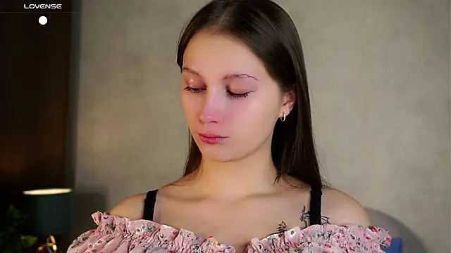 MelaniSeiver online show from 11-18-25, 01:10