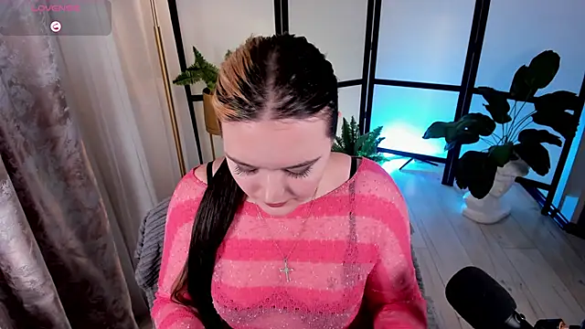 Snapshot of HeyMary chatting on 09-27-25, 11:05 HeyMary online show from 09-27-25, 11:05