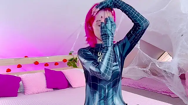 Liann Stark online show from 10-30-25, 07:39