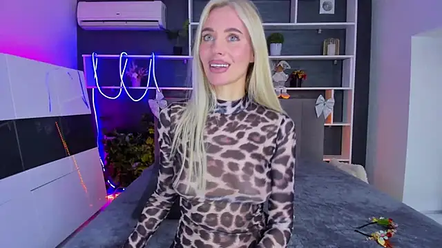 SabrinaSharm online show from 12-14-25, 12:55