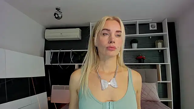 SabrinaSharm online show from 09-19-25, 11:47