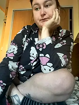 Snapshot of DazzzlingDame chatting on 10-18-25, 11:34 DazzzlingDame online show from 10-18-25, 11:34