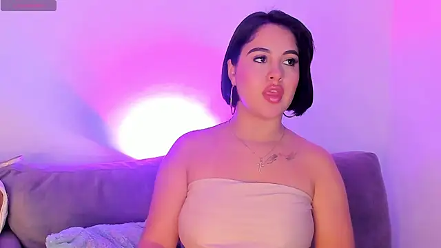 Snapshot of AnaLevii chatting on 01-07-26, 11:26 AnaLevii online show from 01-07-26, 11:26