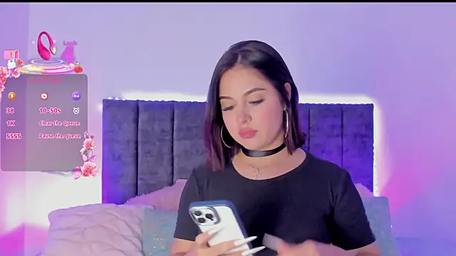 Snapshot of AnaLevii chatting on 09-15-25, 12:55 AnaLevii online show from 09-15-25, 12:55