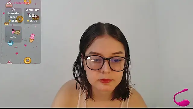 Snapshot of MadieLorez chatting on 09-11-25, 05:46 MadieLorez online show from 09-11-25, 05:46