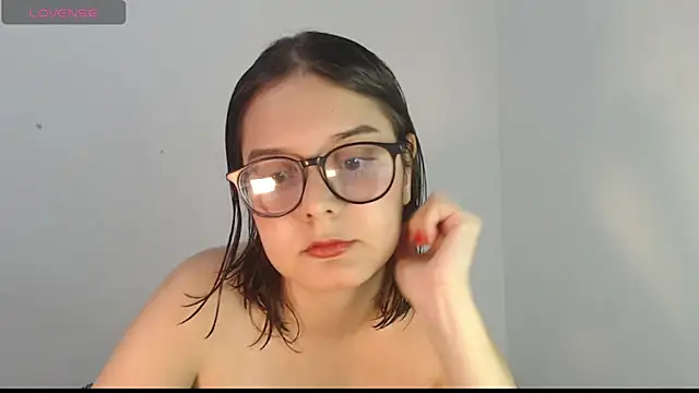 Snapshot of MadieLorez chatting on 09-09-25, 09:35 MadieLorez online show from 09-09-25, 09:35