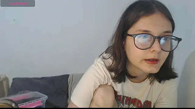 Snapshot of MadieLorez chatting on 09-24-25, 08:48 MadieLorez online show from 09-24-25, 08:48