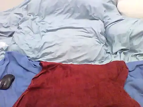 Snapshot of hug9994xxx chatting on 05-31-26, 05:29 hug9994xxx online show from 05-31-26, 05:29