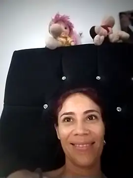 dulcelatin21 online show from 11-26-25, 06:52