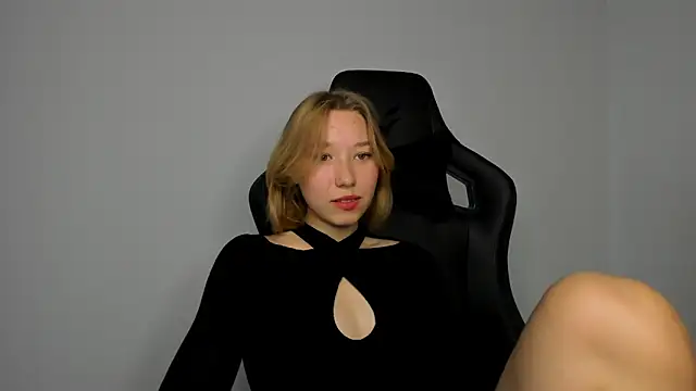 Agatha May online show from 10-10-25, 11:22