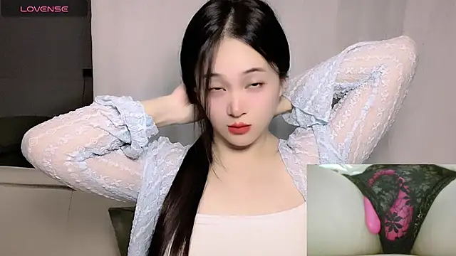 woaiqinqin online show from 11-15-25, 03:49