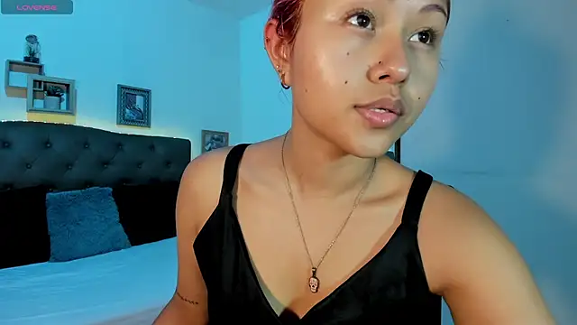 MAYASMITH   online show from 06-23-26, 06:11