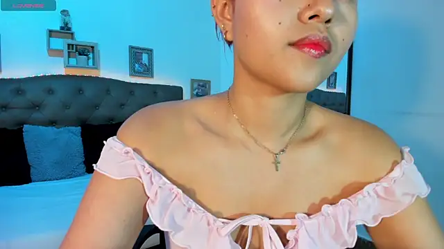 MAYASMITH   online show from 06-17-26, 04:01