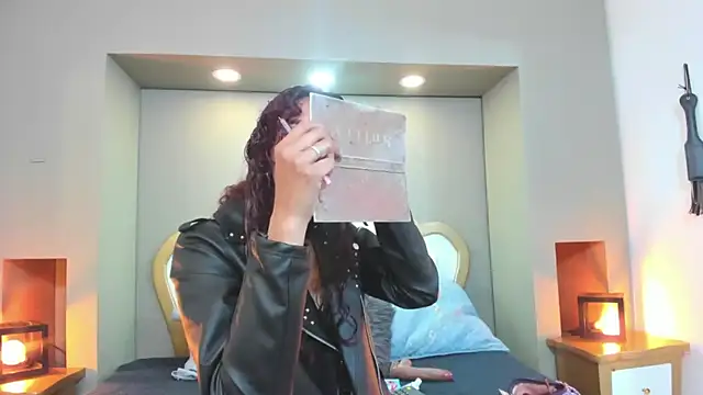 AteneaGreyy online show from 10-04-25, 12:07