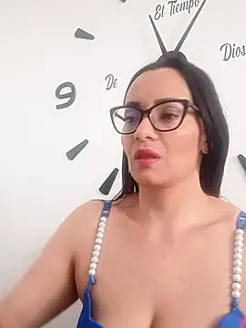 Snapshot of sarita_star chatting on 11-13-25, 04:00 sarita star online show from 11-13-25, 04:00