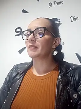 Snapshot of sarita_star chatting on 11-25-25, 01:39 sarita star online show from 11-25-25, 01:39