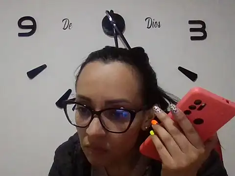 Snapshot of sarita_star chatting on 11-28-25, 10:21 sarita star online show from 11-28-25, 10:21