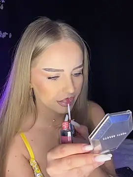 AubrieleRouj1 online show from 02-09-26, 05:11