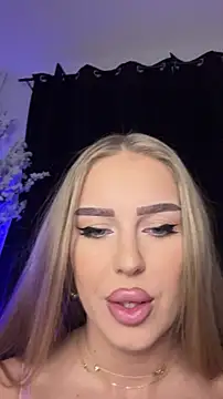 AubrieleRouj1 online show from 02-19-26, 05:21