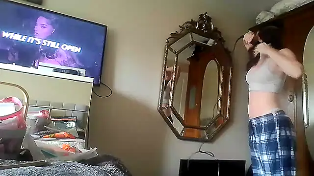 Sophsaysxox online show from 10-10-25, 12:17