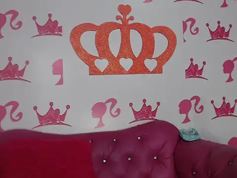 Snapshot of bby_schoolgirl chatting on 10-21-25, 02:49 bby schoolgirl online show from 10-21-25, 02:49