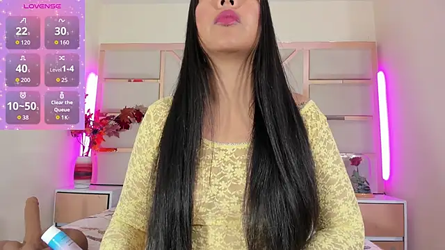 luna maisonn online show from 06-19-26, 01:06