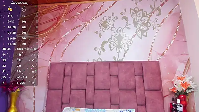 luna maisonn online show from 12-15-25, 08:14