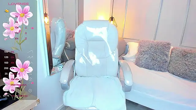 MariathLittle online show from 11-05-25, 03:42