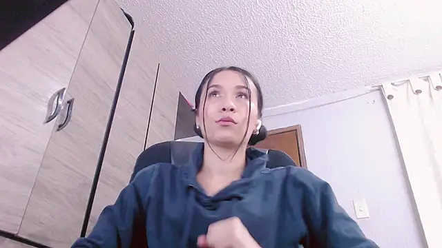 scarlett vonrose online show from 10-03-25, 08:54