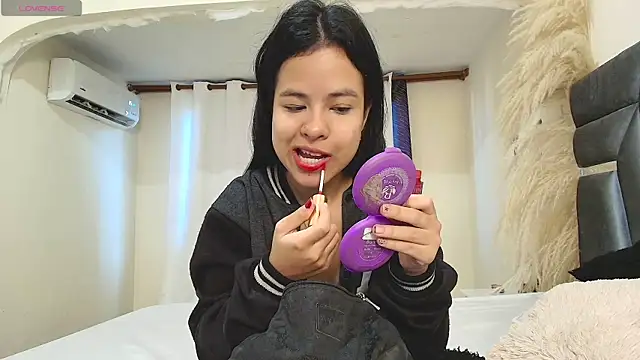 Snapshot of MiniLove_01 chatting on 07-27-26, 12:12 MiniLove 01 online show from 07-27-26, 12:12