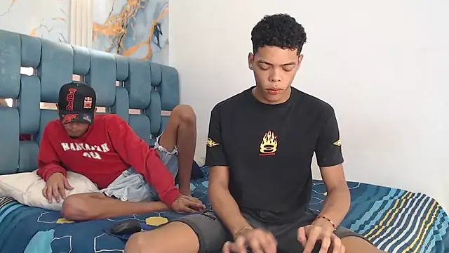 Snapshot of PRETTY_FEM chatting on 02-21-26, 01:40 PRETTY FEM online show from 02-21-26, 01:40