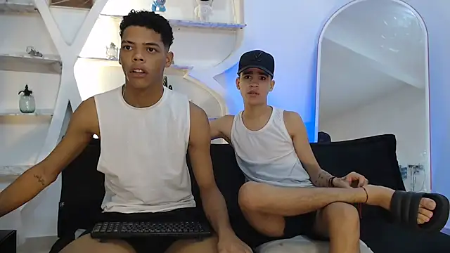 PRETTY FEM online show from 11-02-25, 01:38