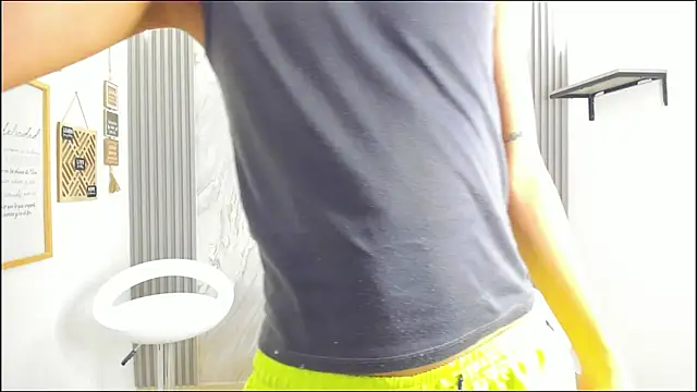 Snapshot of PRETTY_FEM chatting on 01-17-26, 03:37 PRETTY FEM online show from 01-17-26, 03:37