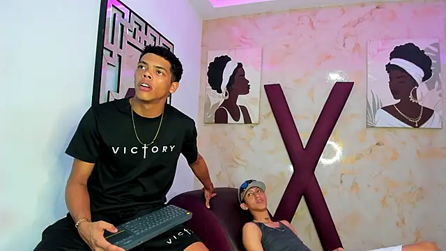 Snapshot of PRETTY_FEM chatting on 02-06-26, 01:34 PRETTY FEM online show from 02-06-26, 01:34