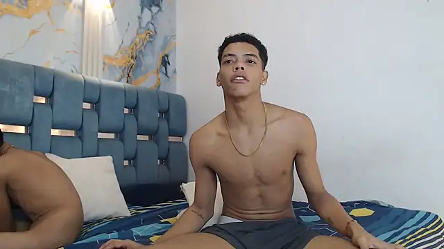 Snapshot of PRETTY_FEM chatting on 02-20-26, 06:26 PRETTY FEM online show from 02-20-26, 06:26