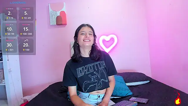 Georgina Ferri  online show from 10-15-25, 05:10