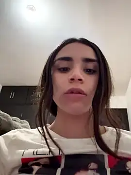 Snapshot of Ariovalle chatting on 02-25-26, 06:02 Ariovalle online show from 02-25-26, 06:02