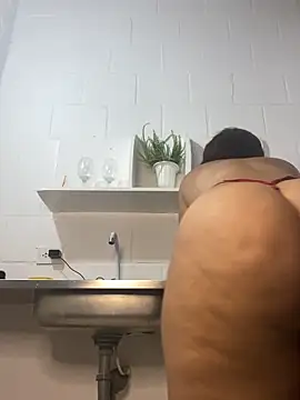 Jessyivonne online show from 10-27-25, 11:16