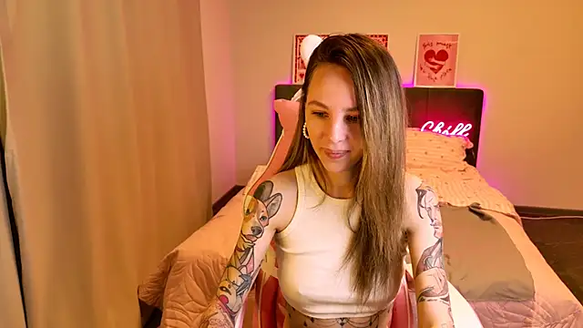 MiaGraham1 online show from 04-18-26, 07:58