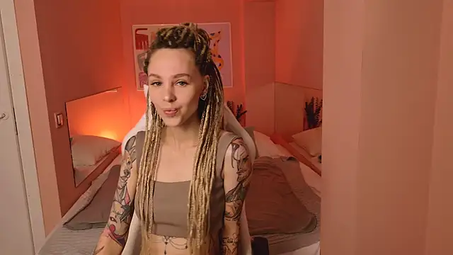 MiaGraham1 online show from 11-10-25, 07:08