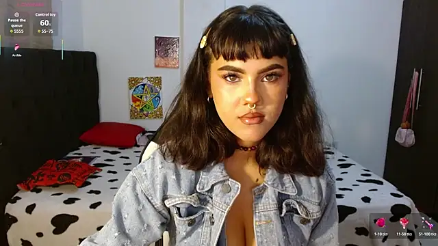 Divinejewel444 online show from 10-29-25, 07:29