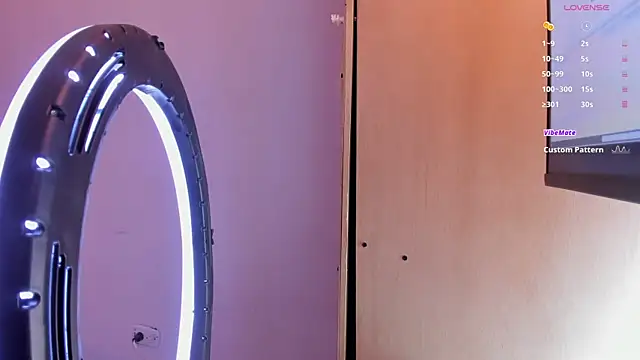 melody-rouss online show from 11-08-25, 04:05