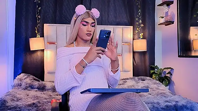 Snapshot of melody-rouss chatting on 09-16-25, 03:40 melody-rouss online show from 09-16-25, 03:40