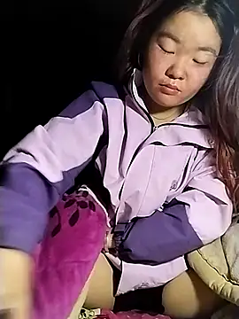 lylylove online show from 05-03-26, 10:24